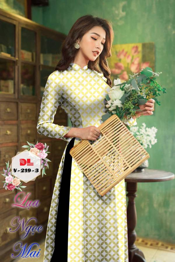 1619233075 208 vai ao dai moi nhat vua ra (21)